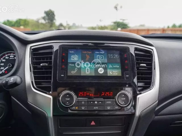 Màn hình giải trí Mitsubishi Triton 2019