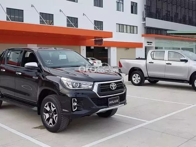 Ngoại thất xe bán tải Hilux 2018