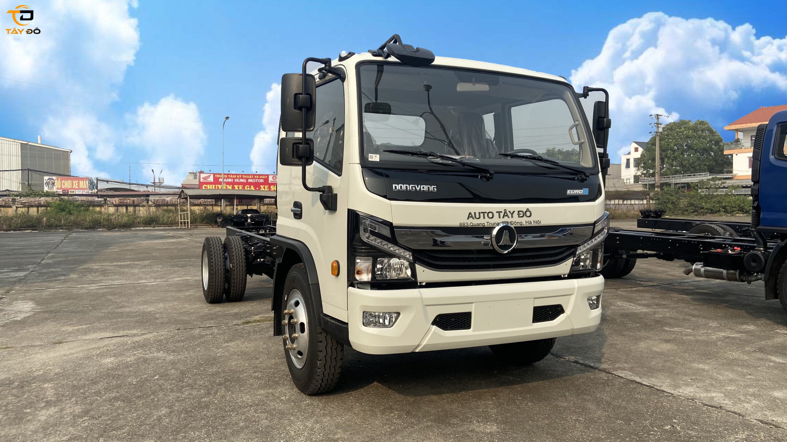 Camión de 8 toneladas D8 Đồng Vàng blanco, exterior