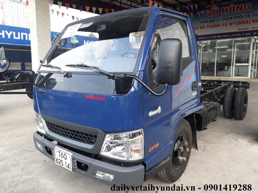alt=Ngoại thất xe tải IZ49 2 tấn 4