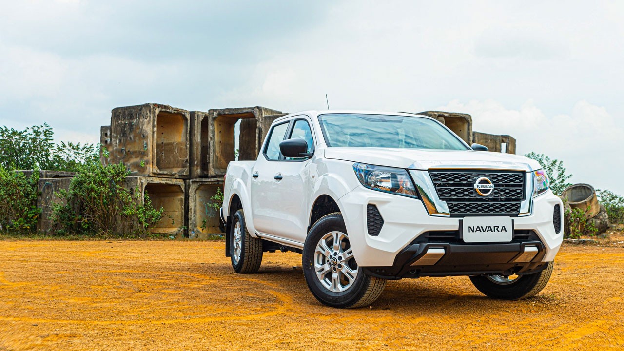 Ngoại thất Nissan Navara EL 2WD