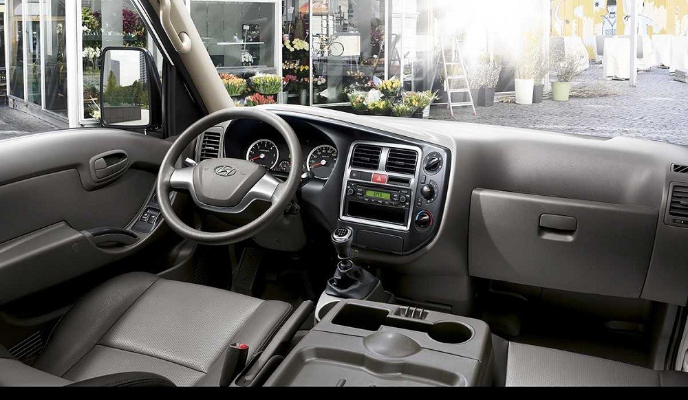 Nội thất khoang cabin của xe tải Hyundai Porter H150