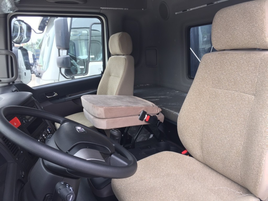Nội thất xe tải Daewoo 9 tấn