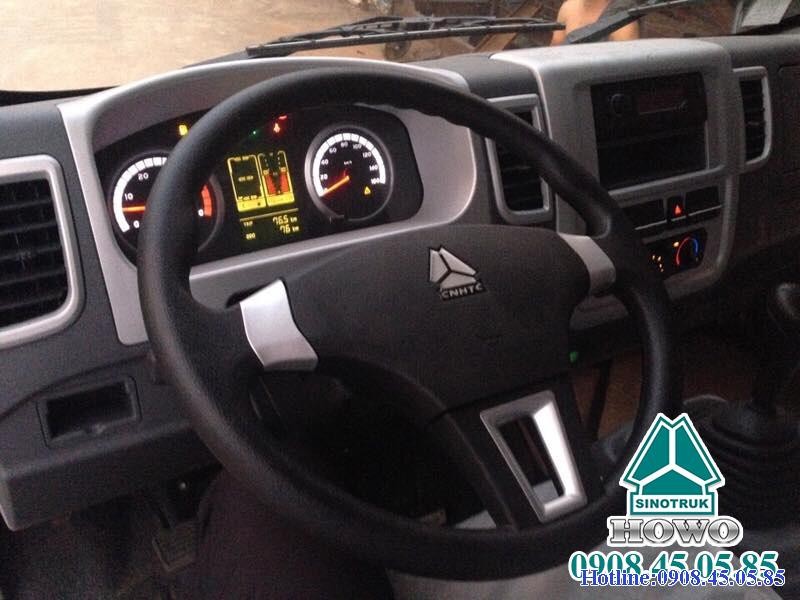 Ruim en comfortabel cabine-interieur van de TMT 6-tons vrachtwagen