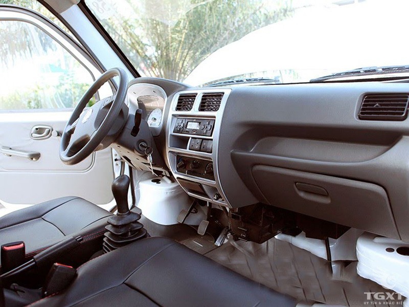 Interior of Truong Giang 990kg truck