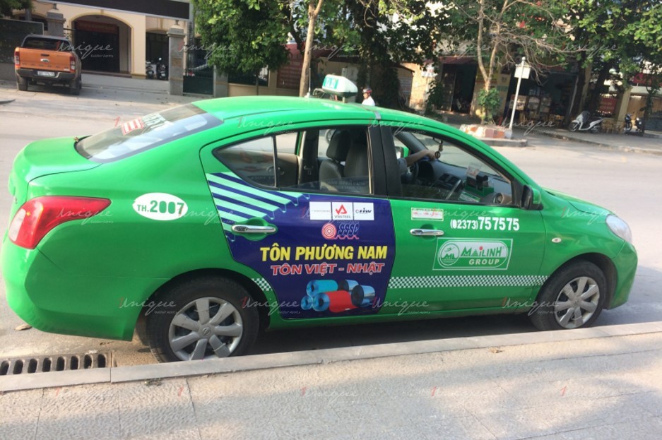 xe tải chở hàng
