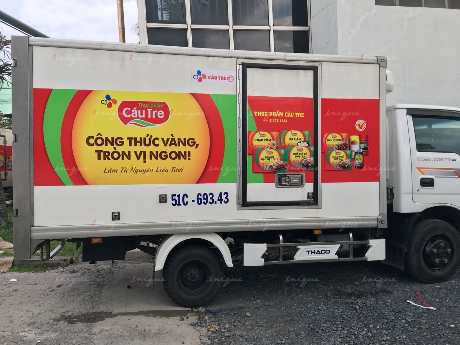 Quảng cáo trên thân xe tải cần tuân thủ quy định
