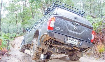 Hệ thống treo sau của Nissan Navara 2021