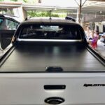 alt text: Nắp thùng cuộn cho xe bán tải Ford Ranger Wildtrak
