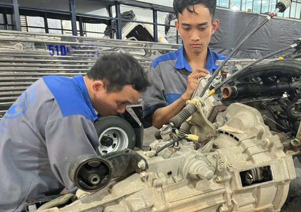 sửa xe tải