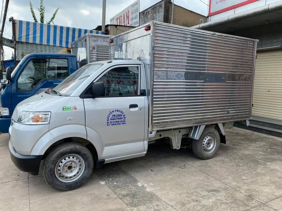 Camion Suzuki Pro 750kg d'occasion avec benne fermée, modèle 2012