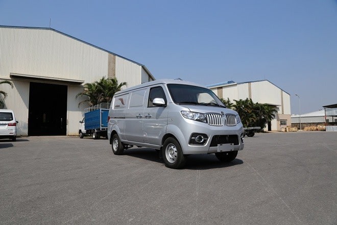 Ladefläche des X30V2S Pickup mit Edelstahlboden, geräumig und geeignet für den Transport verschiedenster Güter