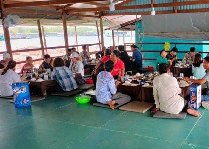 Tấm nhựa chịu lực