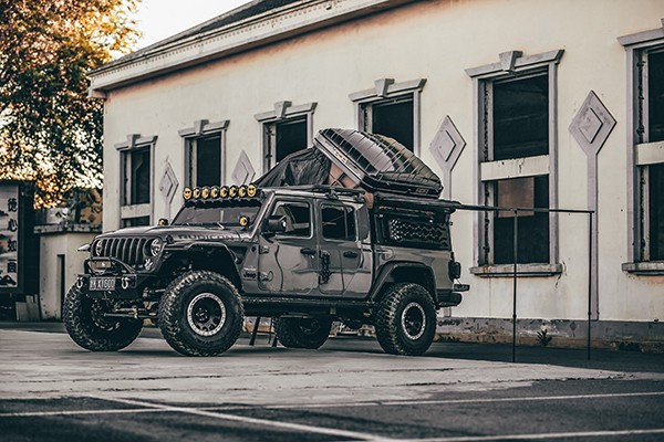 Tatsächliche Installation der ADA Pickup Ladeflächenmarkise