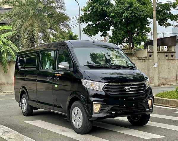 Xe tải van Thaco Frontier TF450V - 5S màu đen