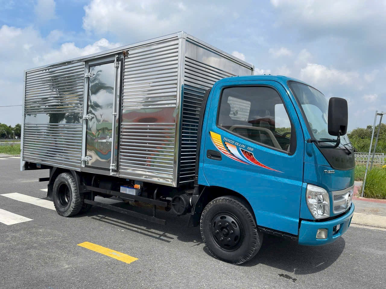 Xe tải Thaco Ollin 2 tấn cũ giá 150 triệu, dòng xe tải Thaco Ollin bền bỉ, được nhiều người tin dùng.