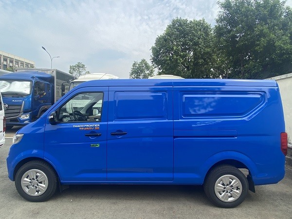 Thaco Van TF450 w kolorze niebieskim