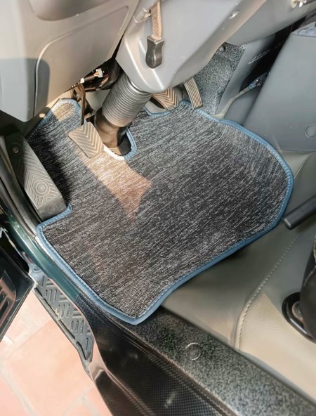 tham-lot-san-xe-tai-kia-k200