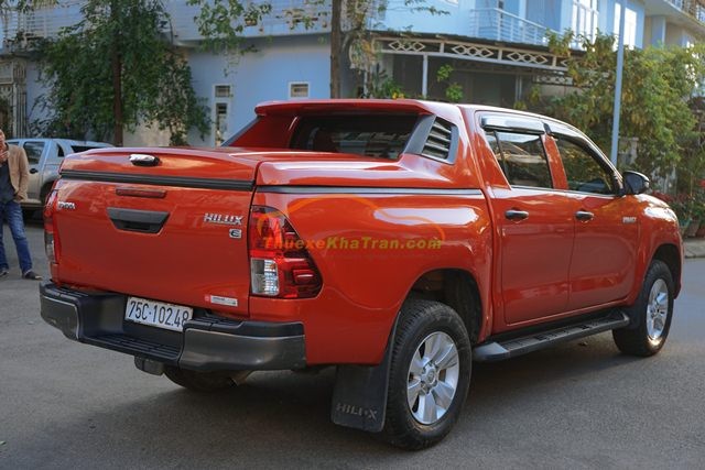 alt text: Xe bán tải Toyota Hilux
