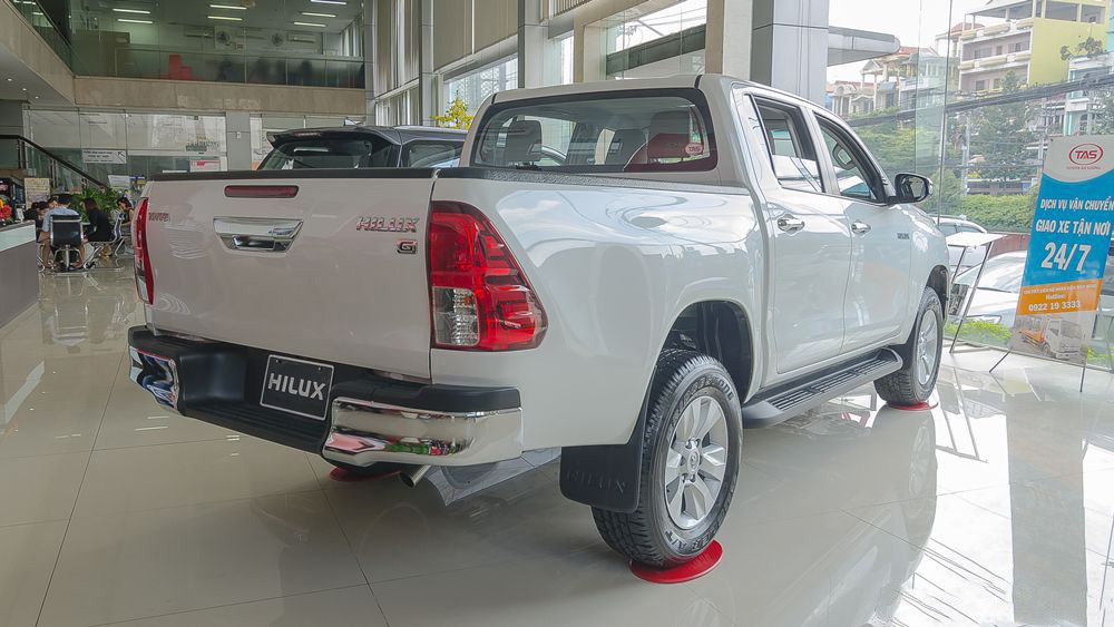 Análisis de la Toyota Hilux 2017: Trasera cuadrada y ordenada 11 j11