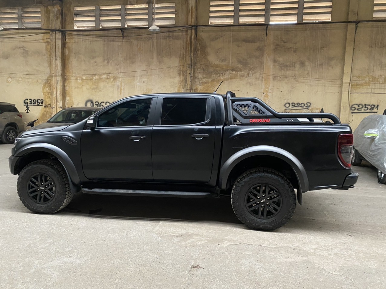 Thanh thể thao offroad kèm nắp cuộn