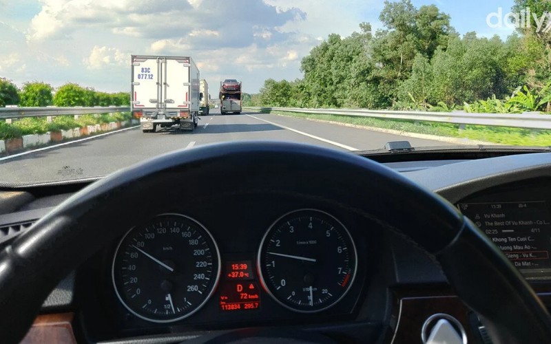 Căn đường khi lái xe tải
