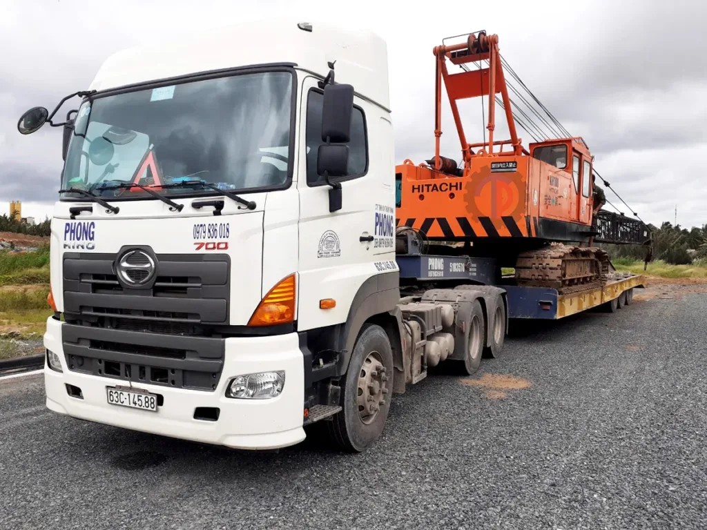 Xe container vận chuyển hàng hóa khối lượng lớn tại Phú Yên