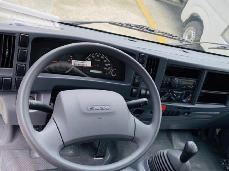 Vô lăng xe tải lạnh Isuzu NQR75ME4 5T5