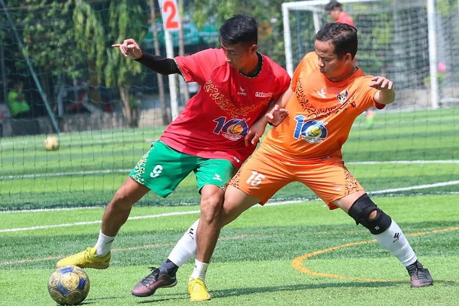 Phùng Trương Luân (đội Liên quân báo Pháp Luật TP.HCM) và Trung Kiên (PC08). ảnh: HOÀNG NAM