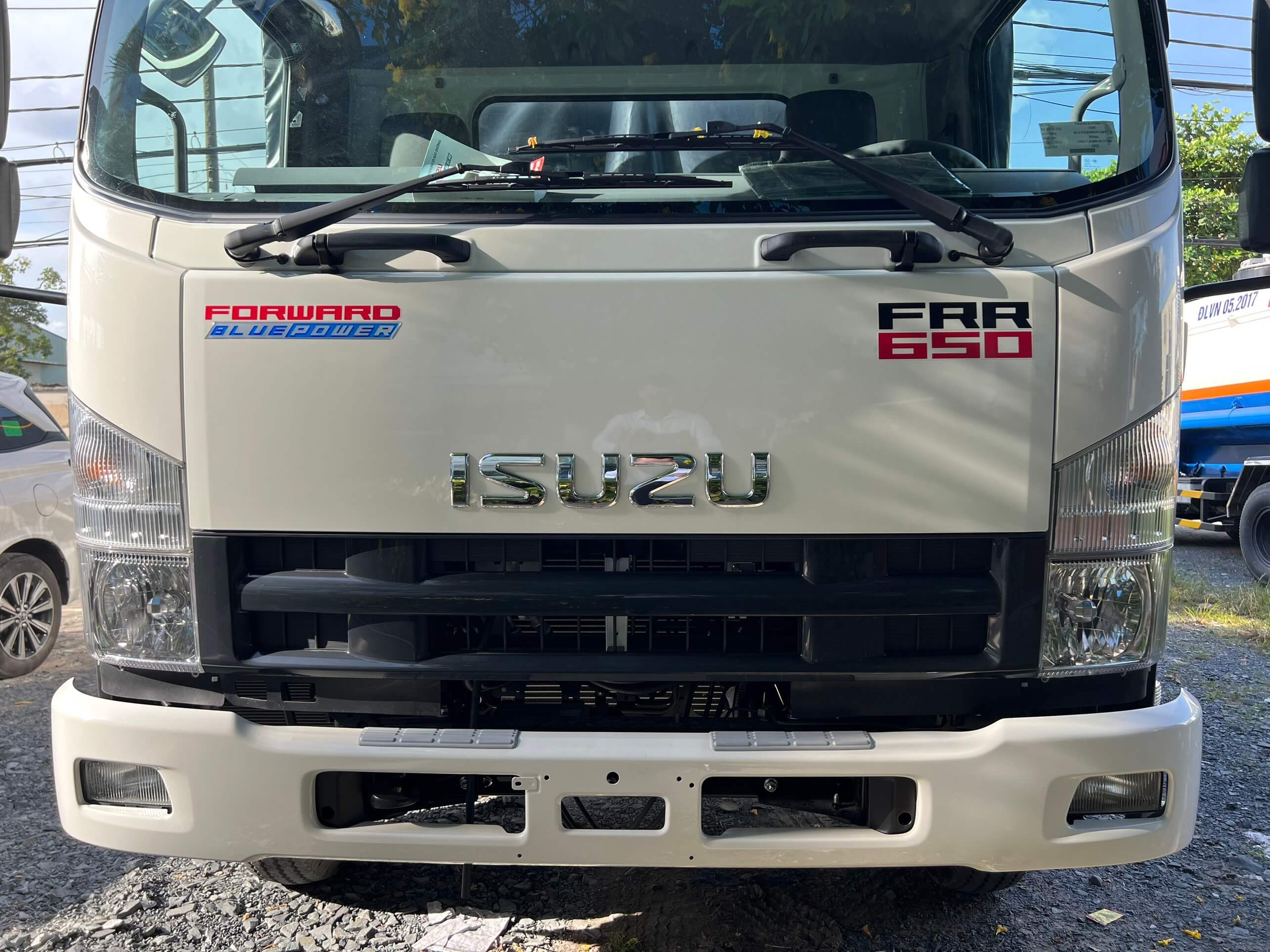 Mặt ga lăng xe tải Isuzu 15 tấn đời 2014