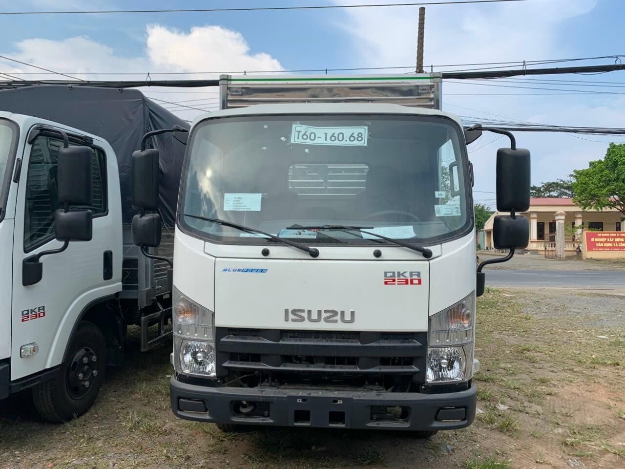 Xe tải Isuzu QKR 230 đầu vuông