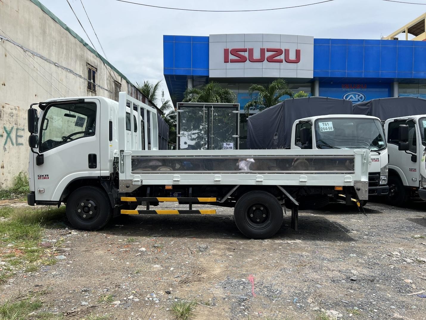 Xe tải Isuzu QKR 230 thùng lửng