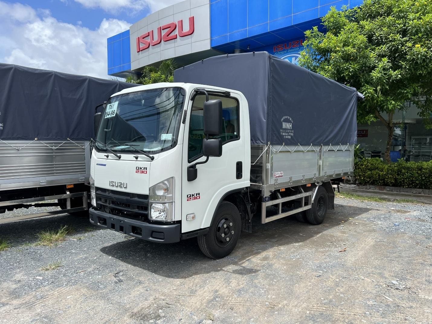 Xe tải Isuzu QKR 230 thùng mui bạt