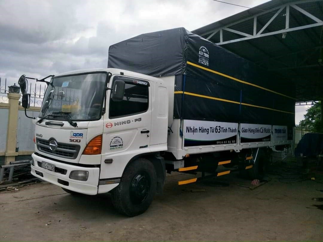 Xe tải 11m thùng bạt vận chuyển hàng hóa