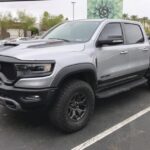 Xe bán tải Ram 1500 TRX 2022 nội thất sang trọng và tiện nghi