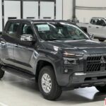 Xe bán tải Mitsubishi Triton 2024 GLX
