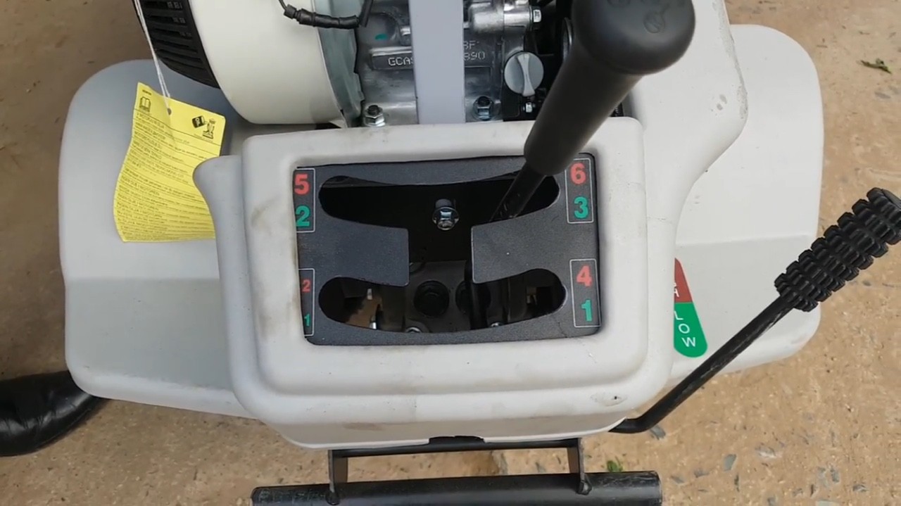 Honda mini crawler dumper transporting agricultural products