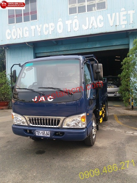 alt text: Xe ben JAC 3 khối