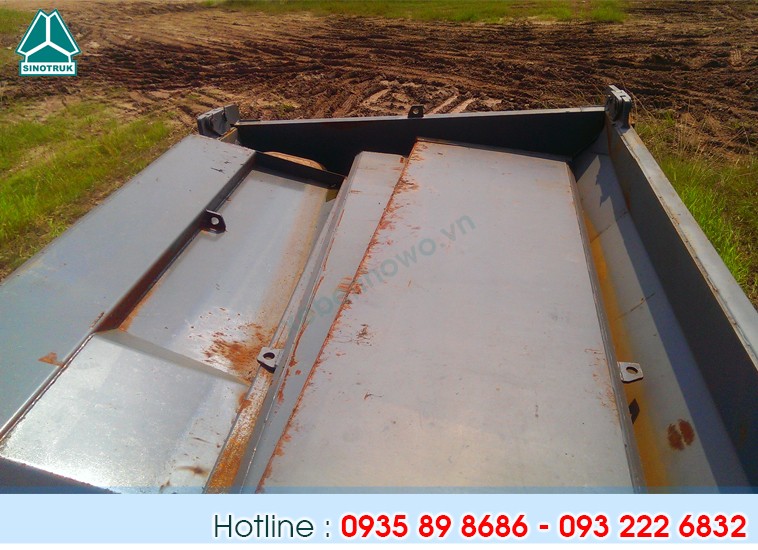 Motor van de Howo 371 kipper