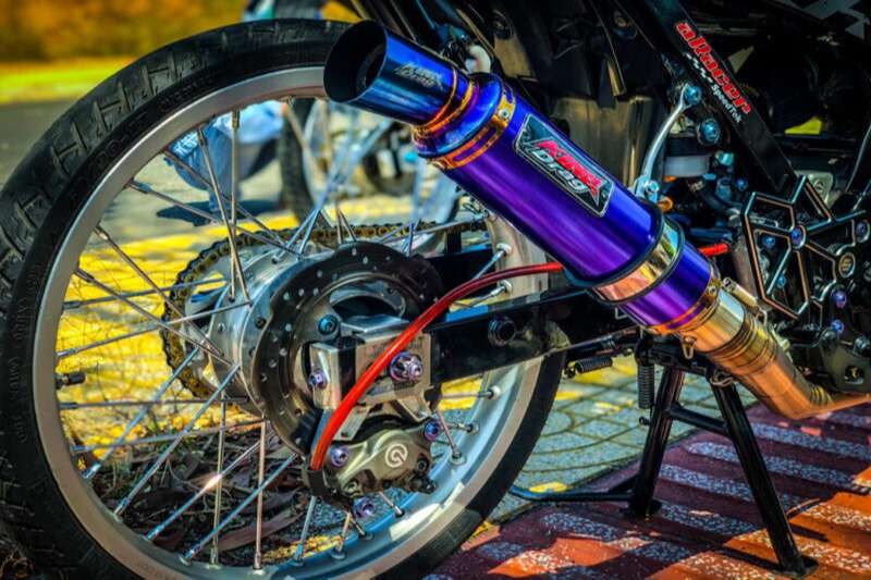 Bild eines getunten Motorrads mit einem einzigartigen Felgendesign