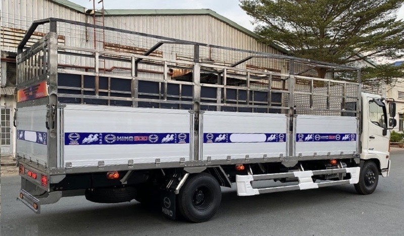 Camión Hino 6.4 toneladas con plataforma de lona FC9JLTC