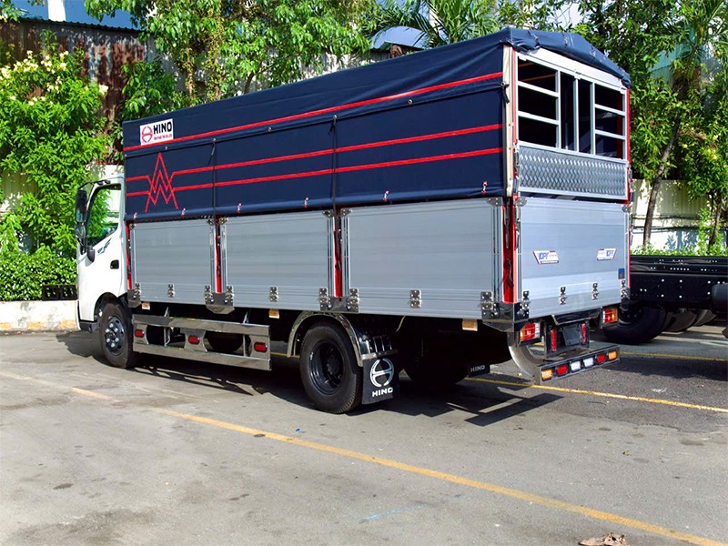 Thùng kèo mui bạt xe tải Hino XZU720