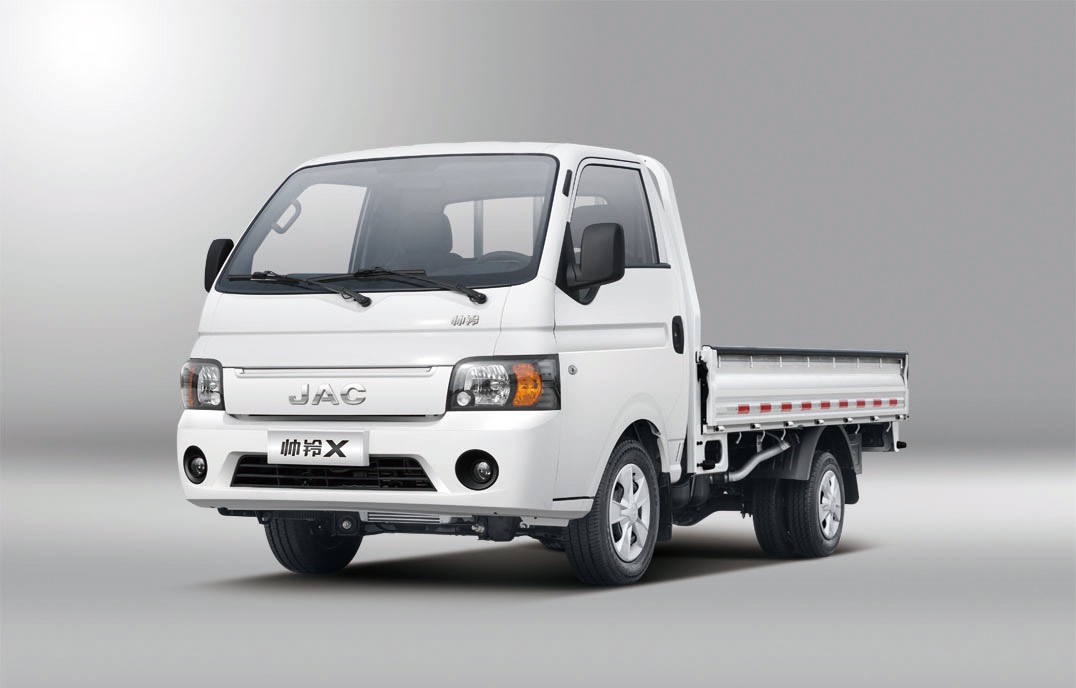 Mặt ca lăng xe tải Jac X990 thiết kế tinh tế