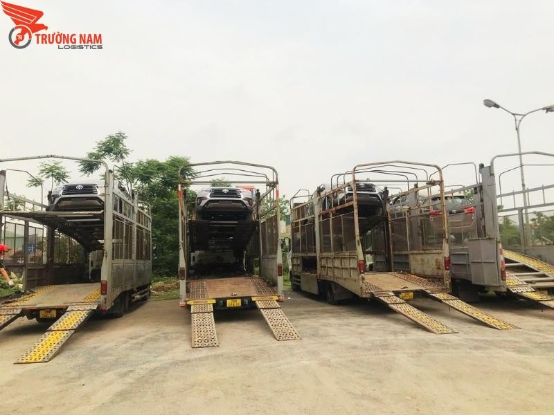 Xe tải lồng 2 tầng linh hoạt trong vận chuyển ô tô cá nhân