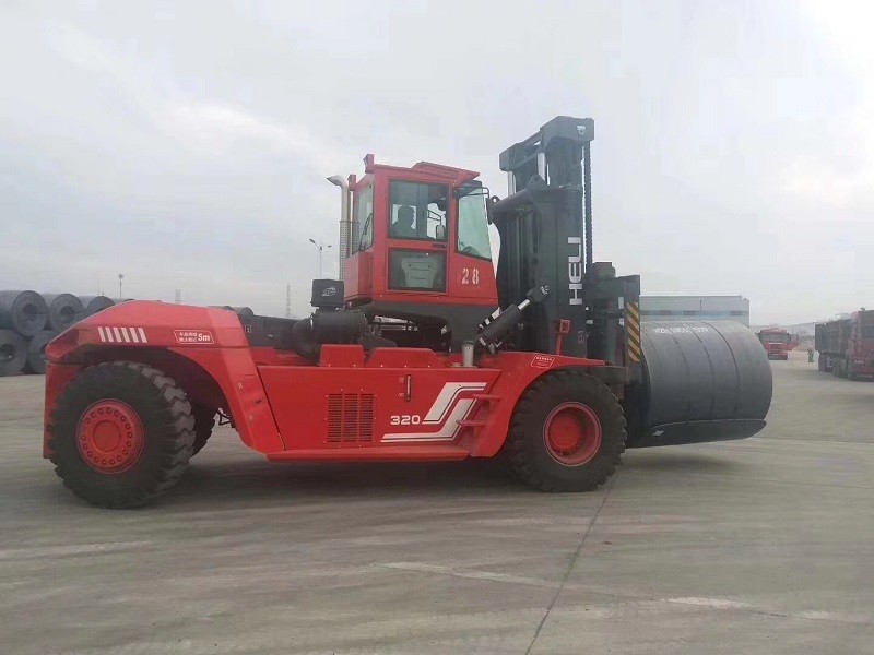 xe nâng cuộn thép 30 tấn