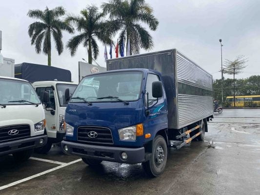 Xe ô tô tải 7 tấn thùng kín bửng nâng Hyundai Mighty 110XL, một lựa chọn mạnh mẽ trong phân khúc xe tải 7 tấn.