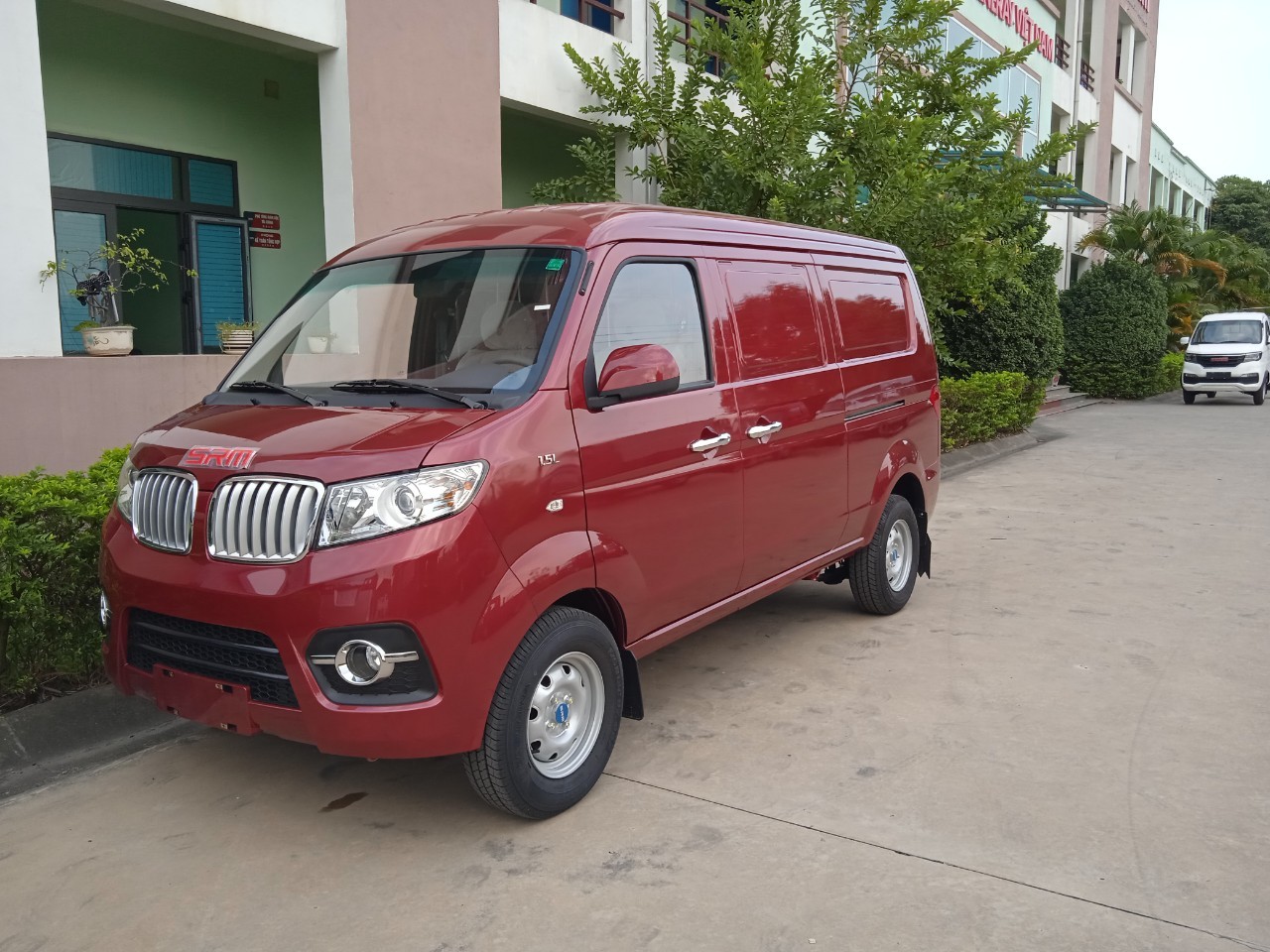 Xe tải van SRM X30 V2 -  thiết kế hiện đại, tải trọng phù hợp