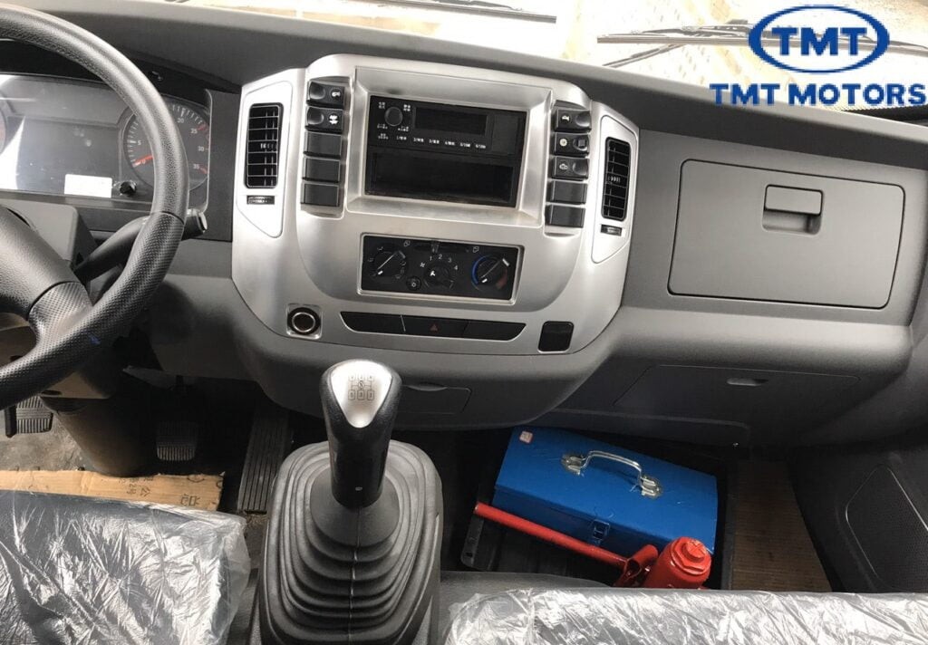 เบาะหนังคุณภาพสูงในห้องโดยสารรถบรรทุกดั้มพ์ 5 ตัน TMT KC7050D