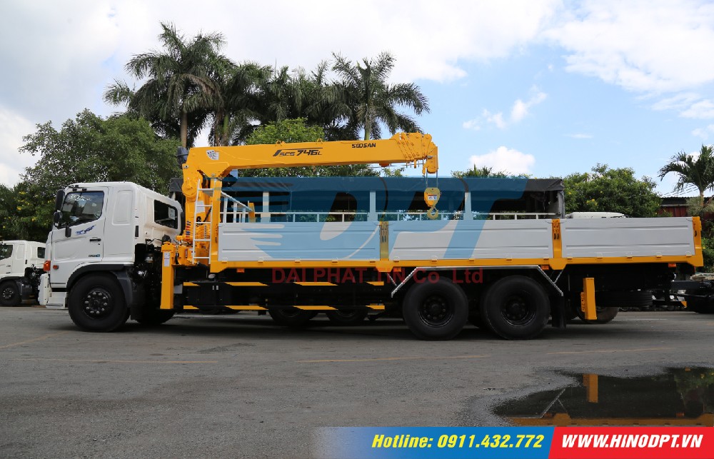 kính chắn gió xe tải hino fm