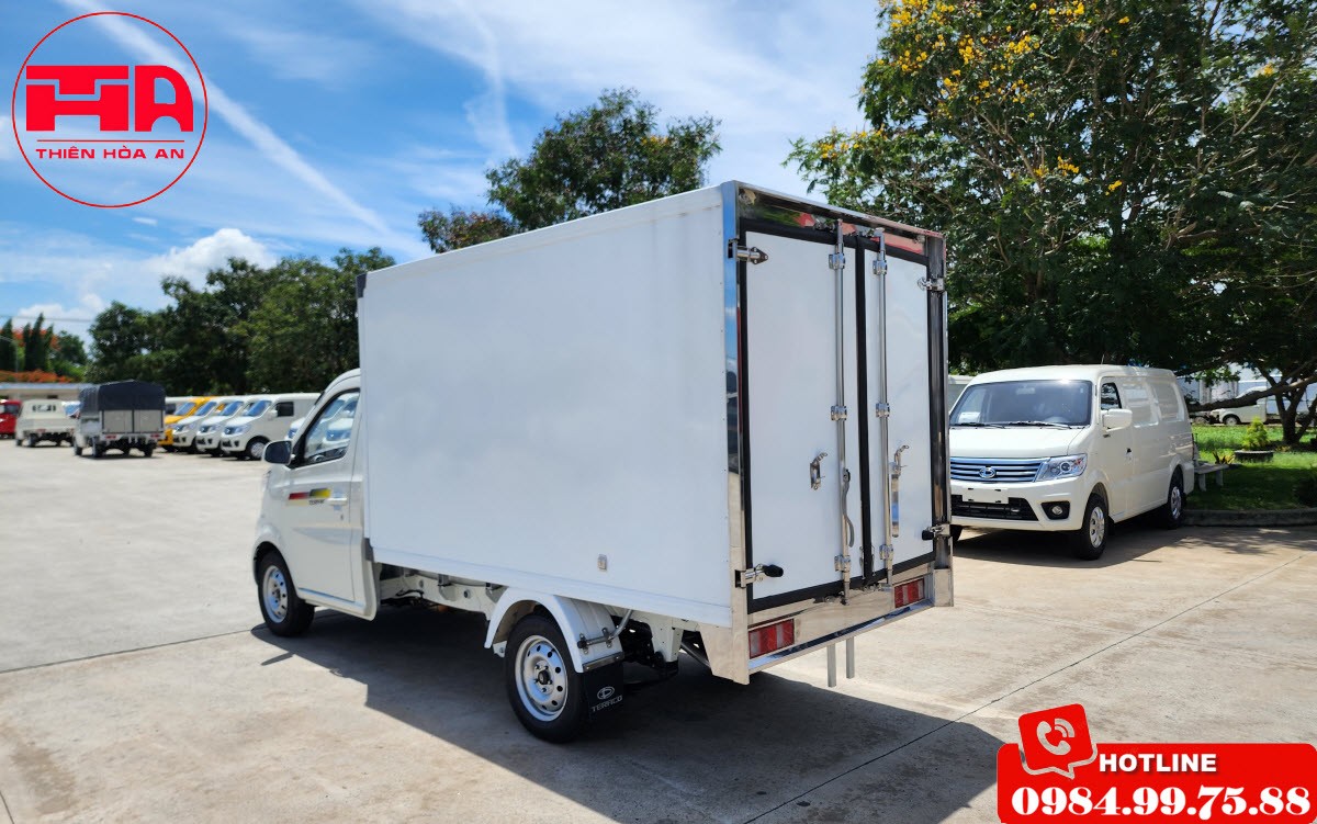 xe tai daehan teraco tera 100 990kg thung kin composite 4